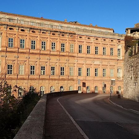 Appartamento Dietro Le Quinte Nel Cuore Di بيرودجا المظهر الخارجي الصورة